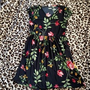 V neck short dress with cinched waist